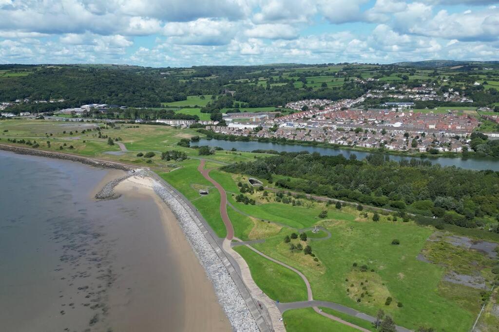 הוילה לאנלי Coastal Retreat In Carmarthenshire מראה חיצוני תמונה